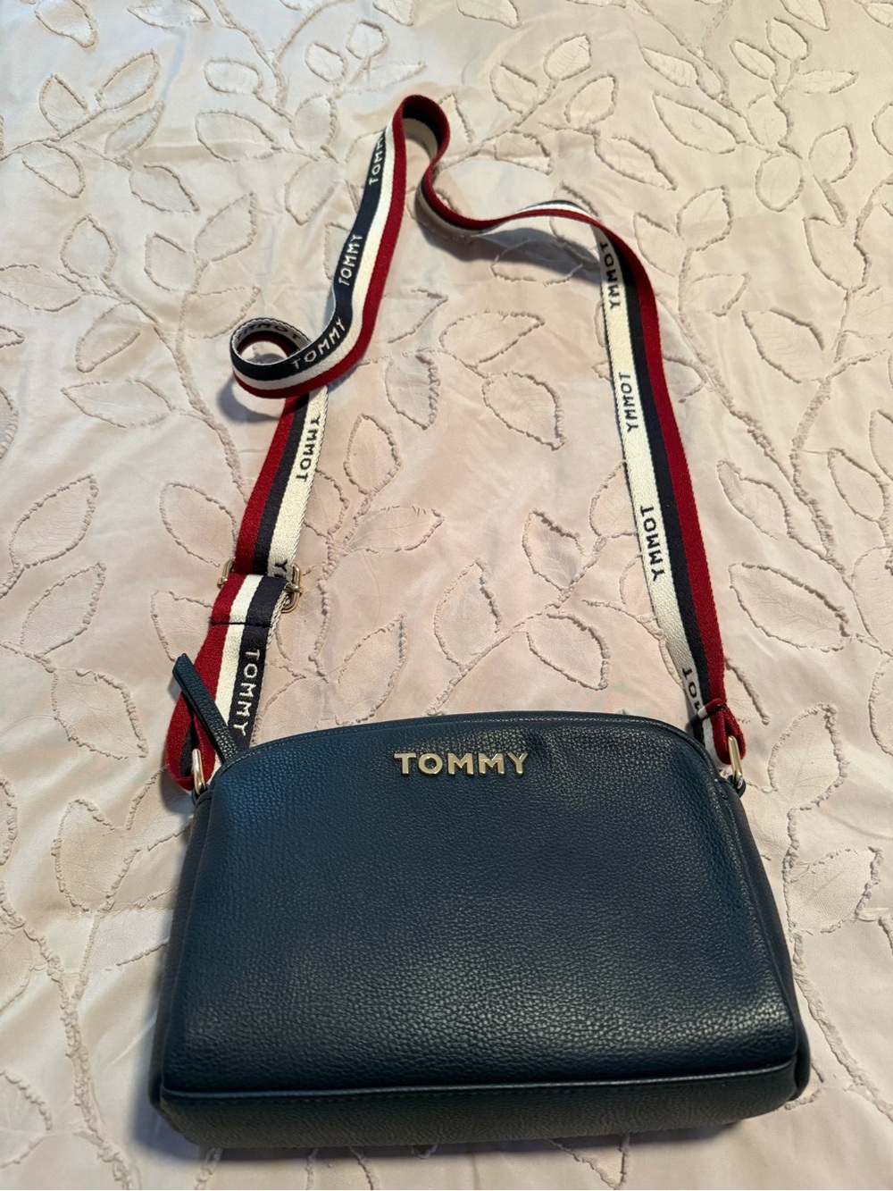 Tommy Hilfiger Navy Crossbody Bag with Signature Strap - Picture 3 of 5